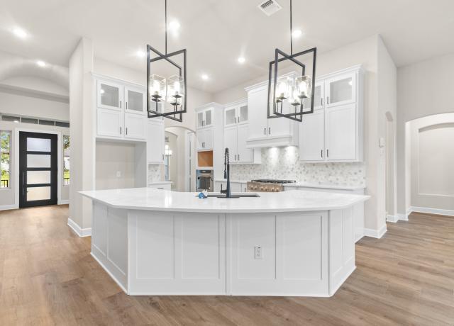 399 James Way - Kitchen
