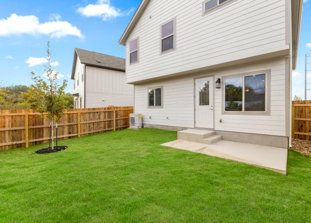 170 Vertex Loop backyard