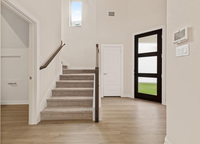 170 Vertex Loop Foyer