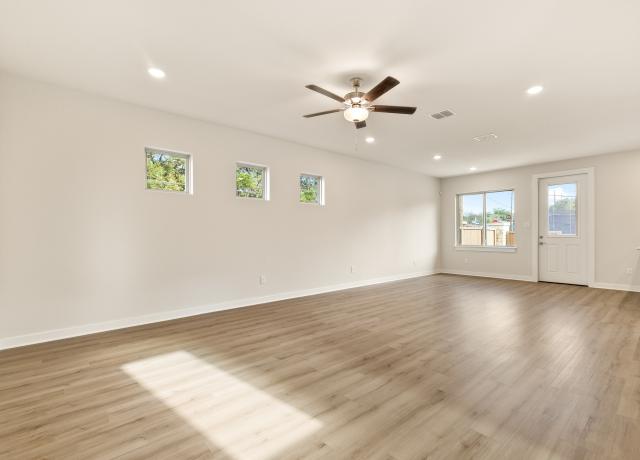 170 Vertex Loop Family Room