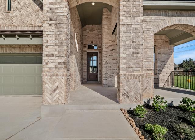 2986 McKinnie Park front porch